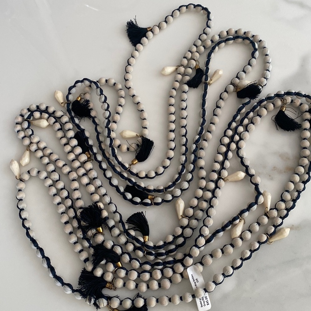 Roller Rabbit NWT silk wood wrap Shangri-La necklace grey & black tassels beads